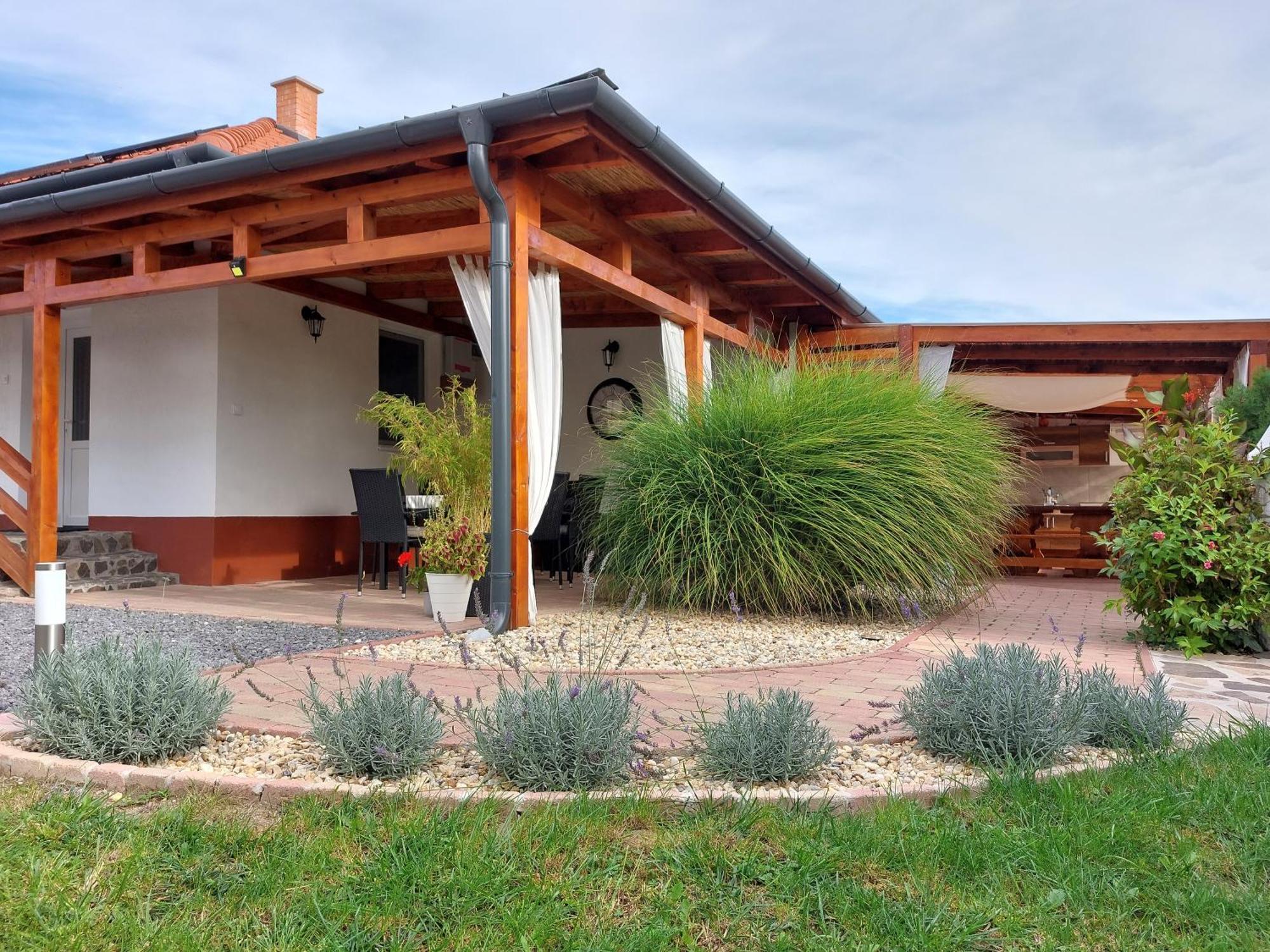 Tulipán Vendégház Sárospatak Exterior foto